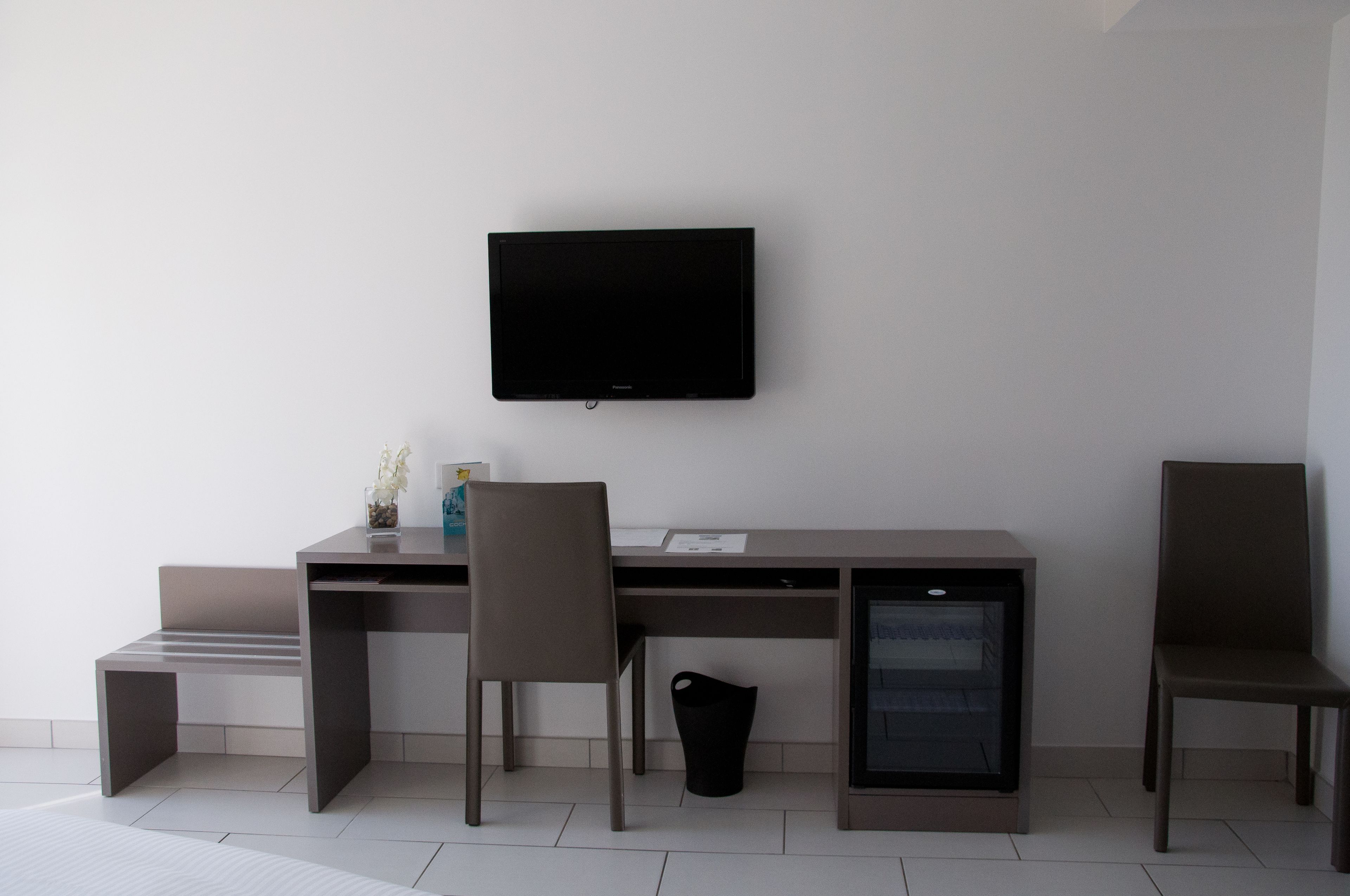 family room, terrace, sea view | 1 bedroom, in-room safe, individually decorated, individually furnished