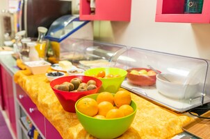 Daily continental breakfast (EUR 12 per person)