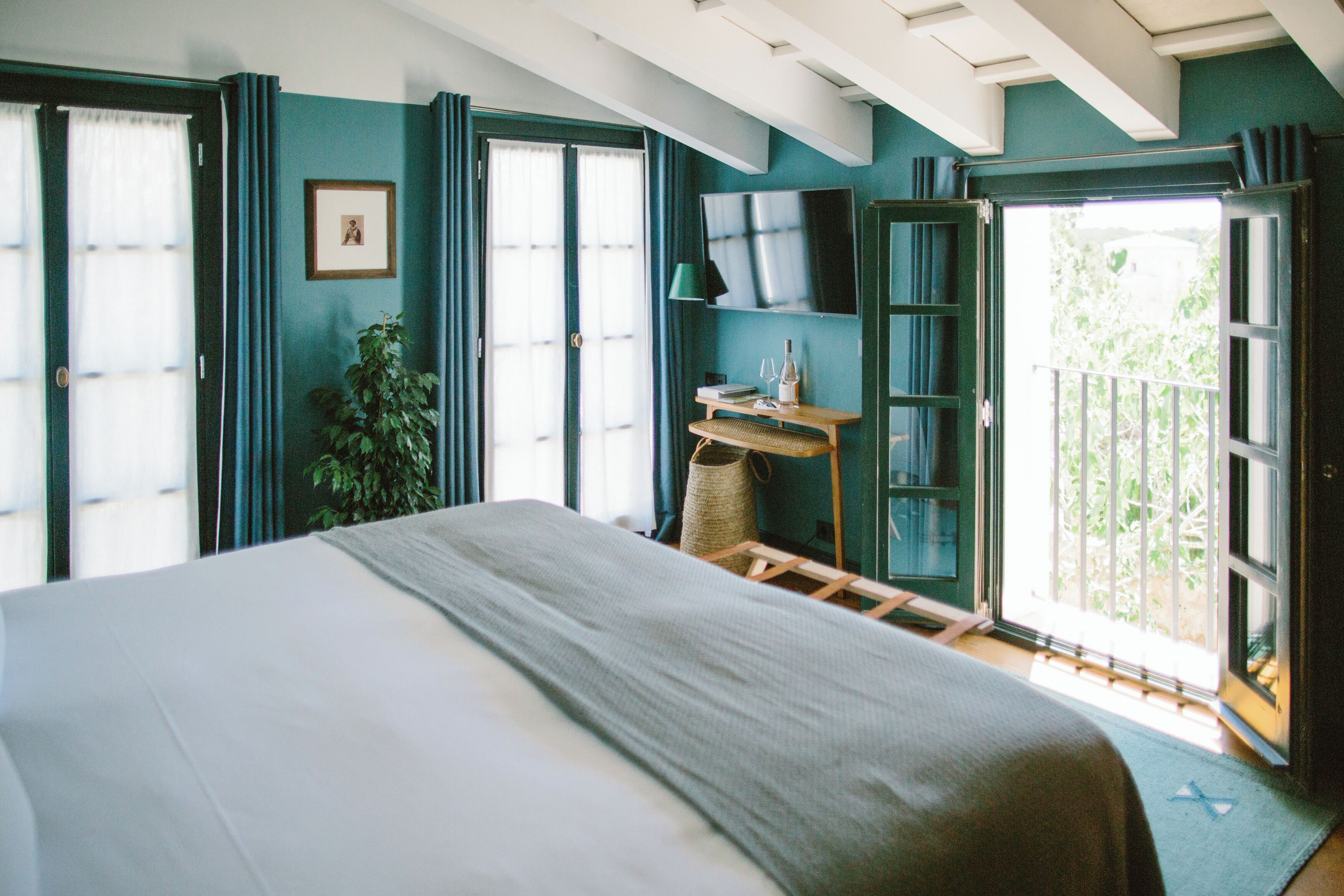 Santa Ponsa Classique | Ropa de cama de alta calidad, edredones de plumas, minibar y caja fuerte