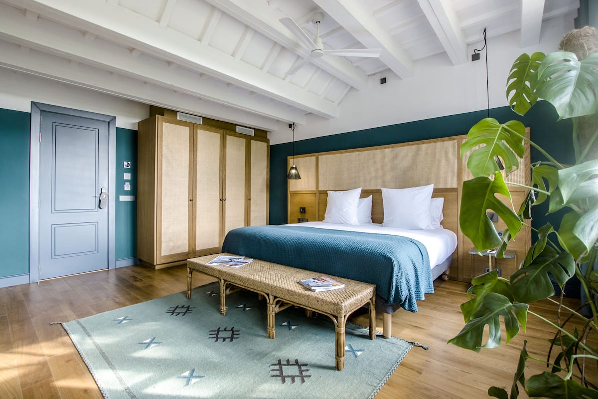 Santa Ponsa Junior Suite Signature | 1 bedroom, premium bedding, down duvets, minibar