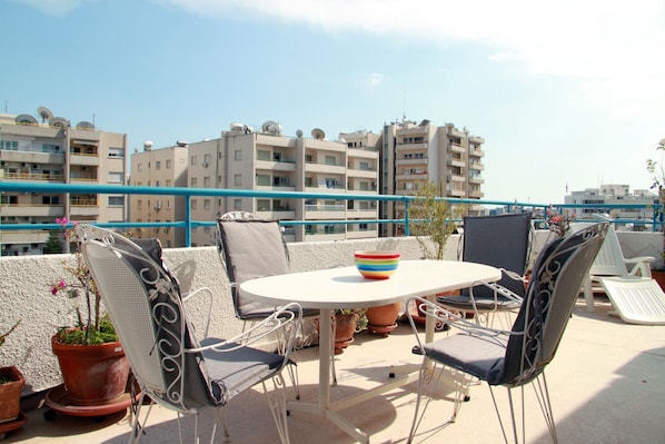 Penthouse, 3 habitaciones, vista a la ciudad (Town Center) | Balcón