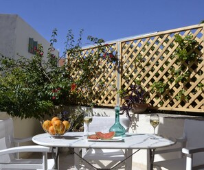 Terrace/patio - Mythos Residence (Rethymno)