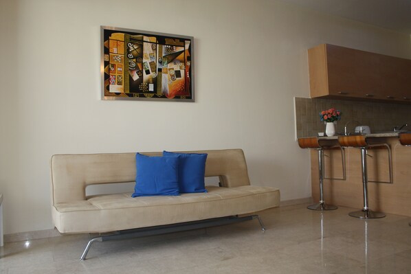 Apartment, City View | Living area