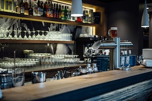 Bar (on property) - Hotel und Restaurant Schmachtendorf (Oberhausen)