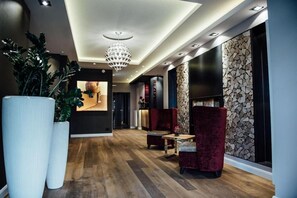 Lobby - Hotel und Restaurant Schmachtendorf (Oberhausen)