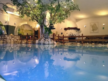 Indoor pool, outdoor pool