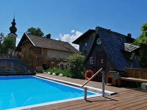 Sisäuima-allas, ulkouima-allas