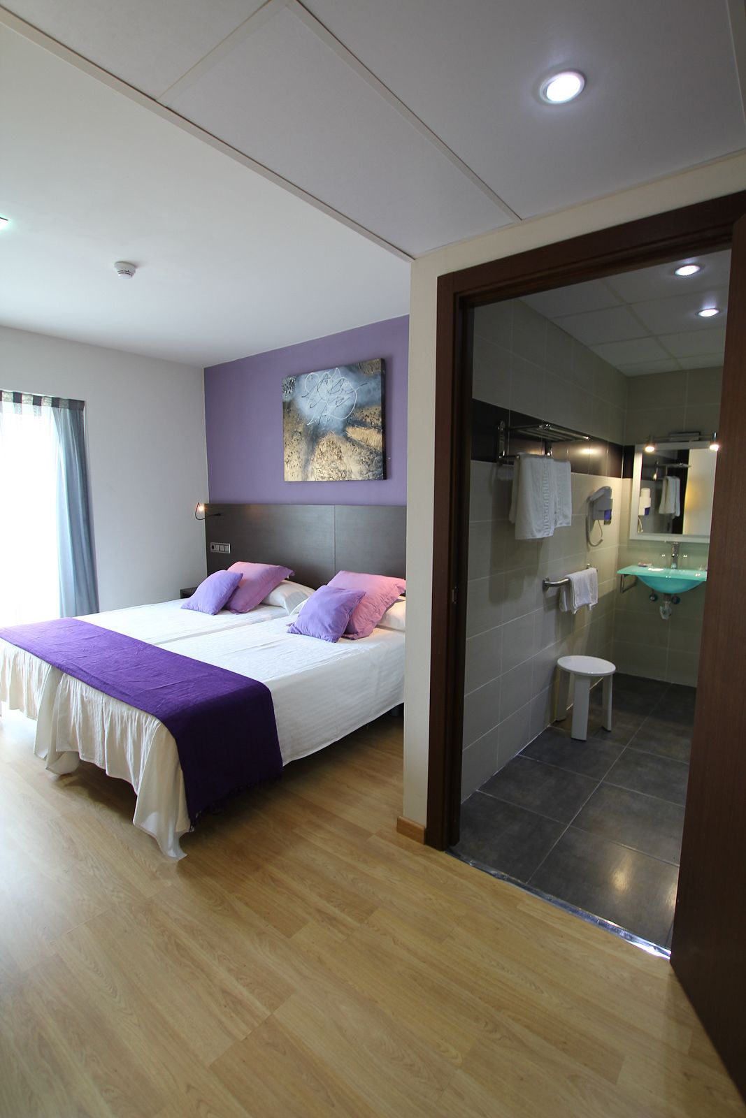 Double or Twin Room | In-room safe, soundproofing, iron/ironing board, free cots/infant beds