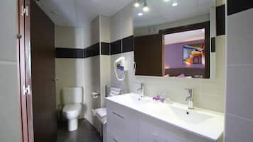 Shower, free toiletries, hair dryer, soap