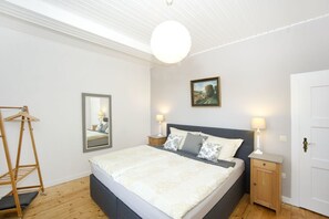 Appartement Familial, vue jardin | Décoration personnalisée, ameublement personnalisé, rideaux occultants