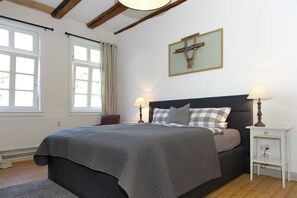 Romantic Apartment, Garden View | Individually decorated, individually furnished, blackout drapes - Gutshof Fürstenberg (Fürstenberg)