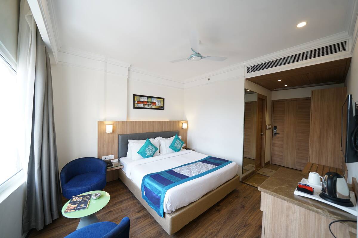 Habitación Deluxe, vistas a la ciudad | Escritorio, espacio para trabajar con un portátil, wifi gratis