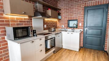 Standard Two Bedroom Apartment | Private kitchen | Full-size fridge, microwave, oven, stovetop