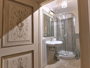 Apartament (Rifugio di Ercole) | Bany | Dutxa, articles de tocador gratuïts, assecador de cabells i bidet 