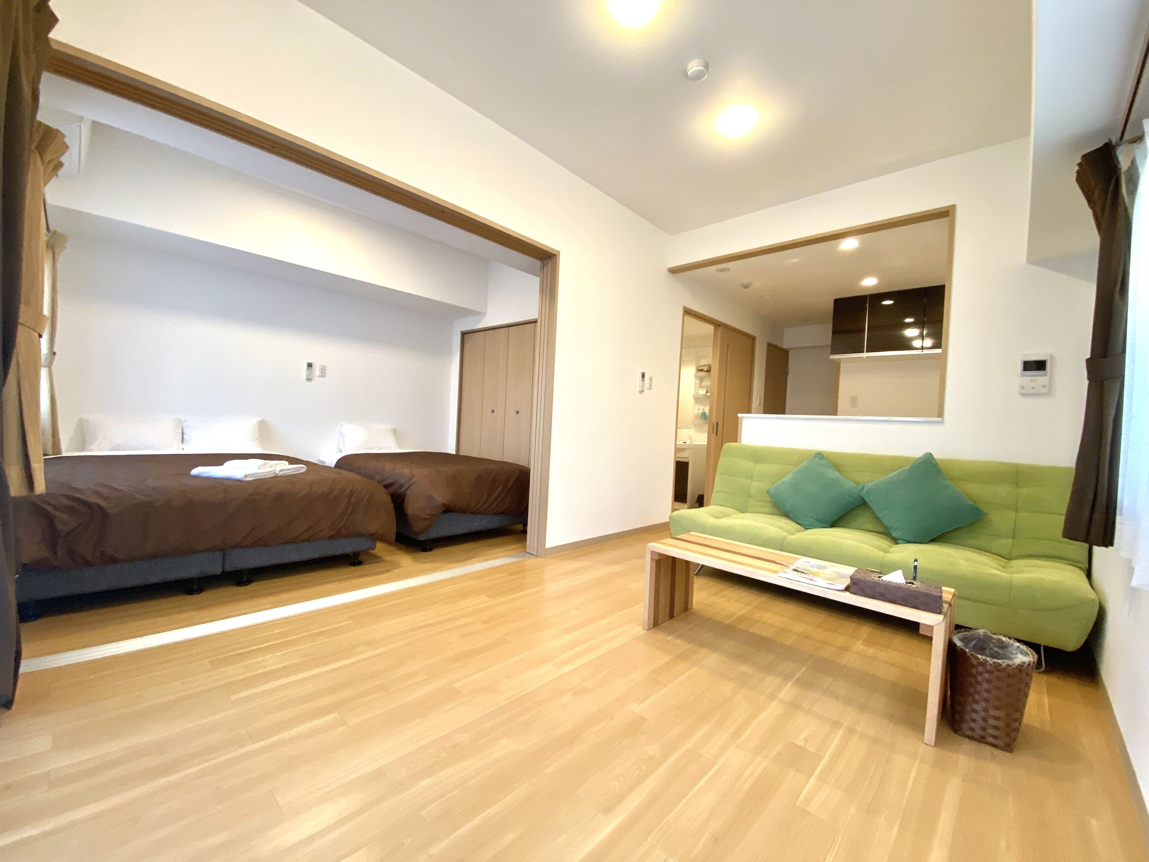 Habitación Confort con 2 camas individuales, varias camas | Decoración individual, mobiliario individual, escritorio