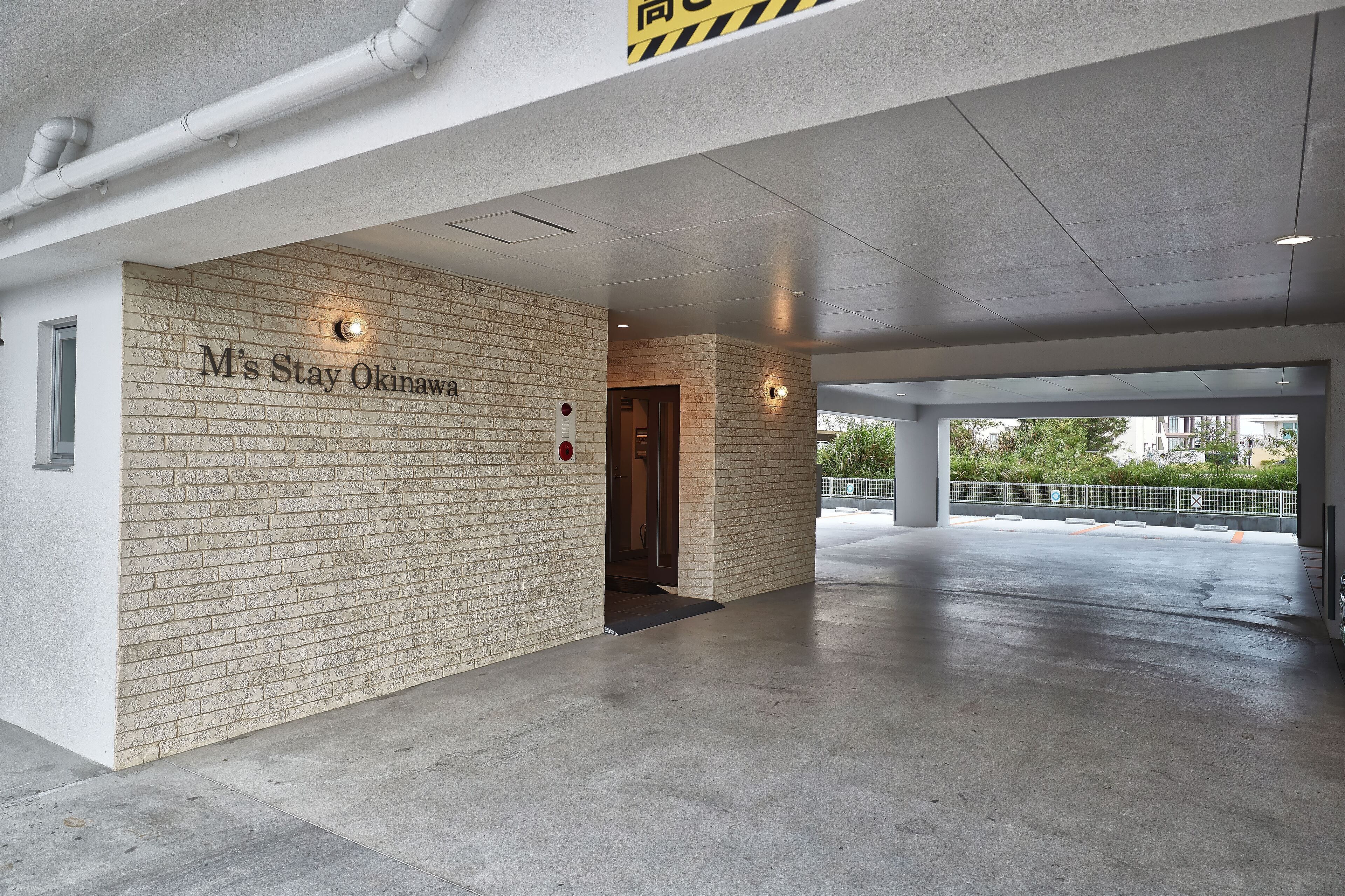 Entrada al alojamiento