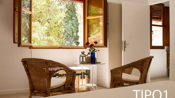 Phòng đôi, quang cảnh núi | Minibar, trang bị nội thất với thiết kế riêng biệt