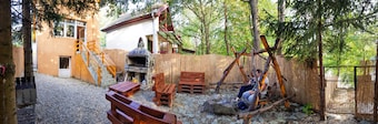 Lodge on the lake lacul Surduc