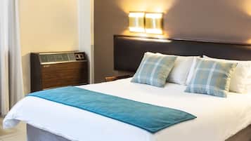 Escritorio, wifi gratis, ropa de cama y acceso para silla de ruedas