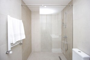 Basic Double Room | Bathroom shower - A Hotel Yerevan (Yerevan)