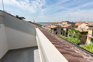 Ullakkohuoneisto, 2 makuuhuonetta, terassi | Terassi/patio