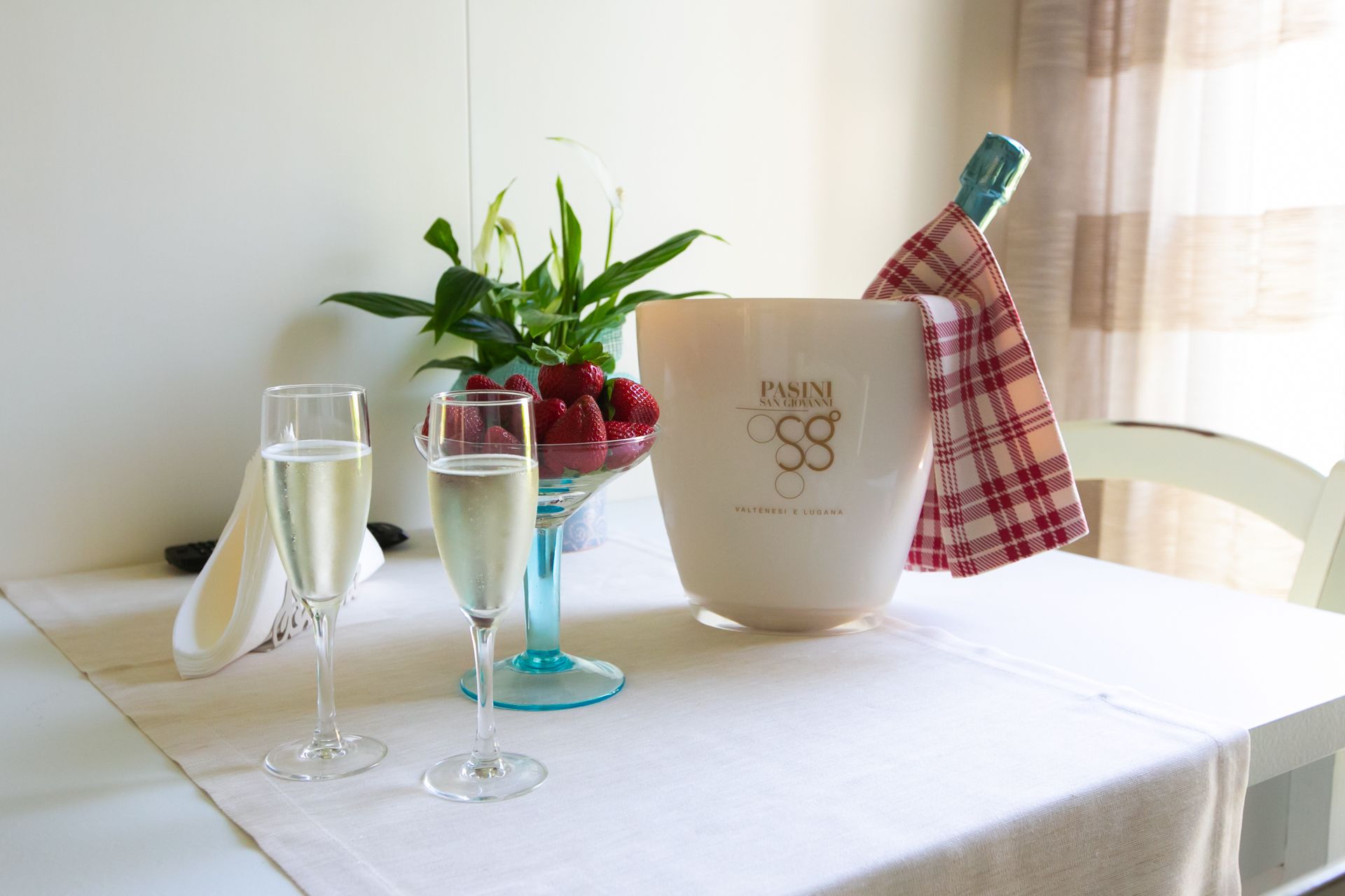 standard apartment, 1 bedroom | in-room dining