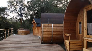 Cabin, phòng tắm dùng chung | 1 phòng ngủ, chăn bông, trang trí khác biệt
