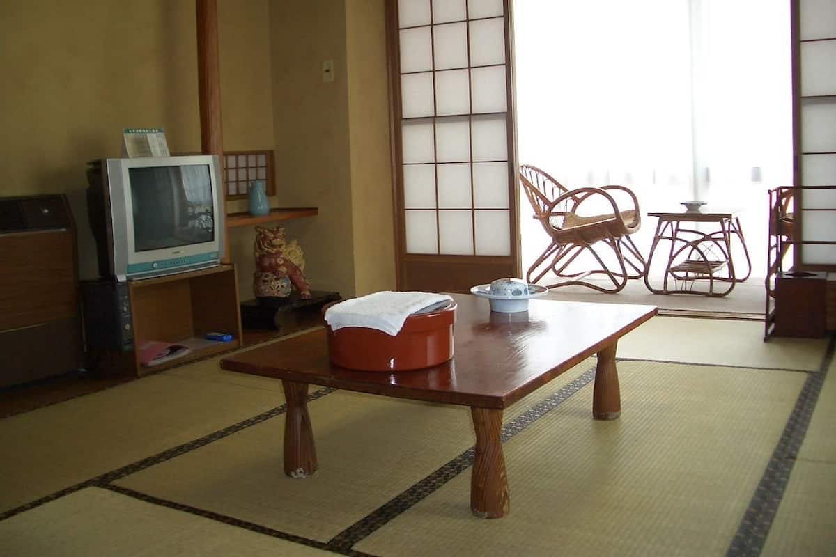 Standard Family Room | In-room safe, free WiFi