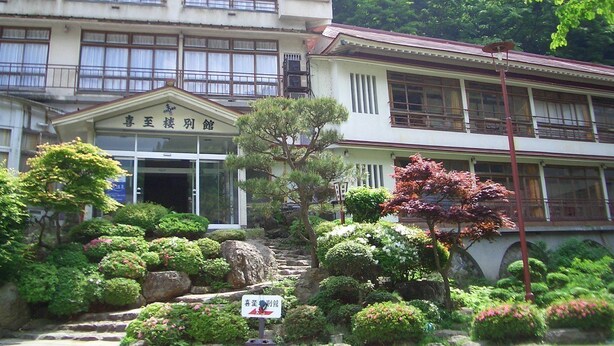施設の正面