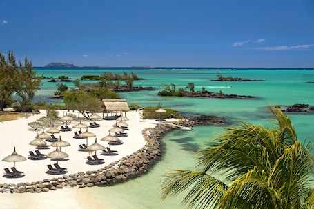 En la playa, snorkel, windsurf, kayak. Lagoon Attitude - Adults Only