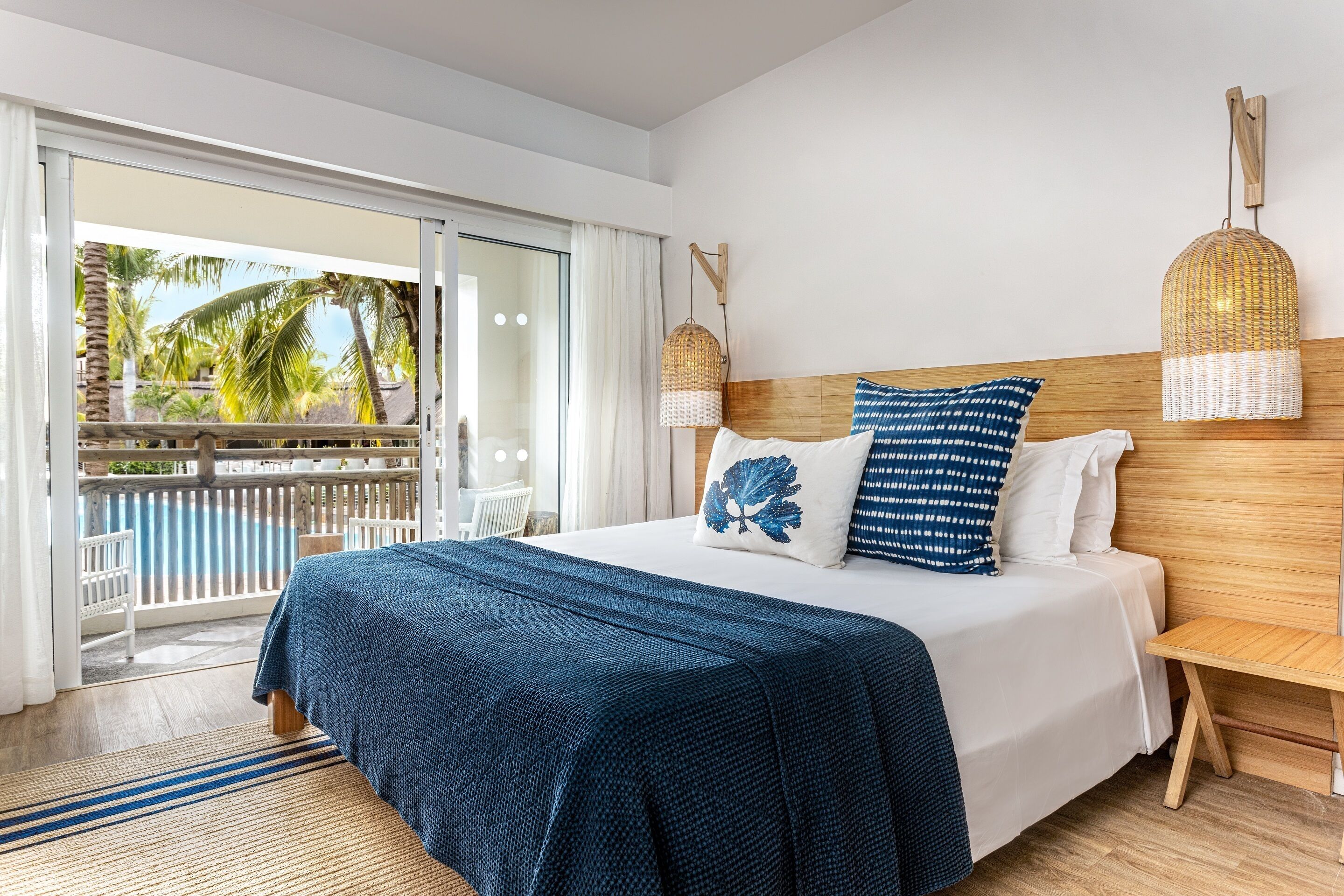 Ropa de cama de alta calidad y artículos del minibar gratis 