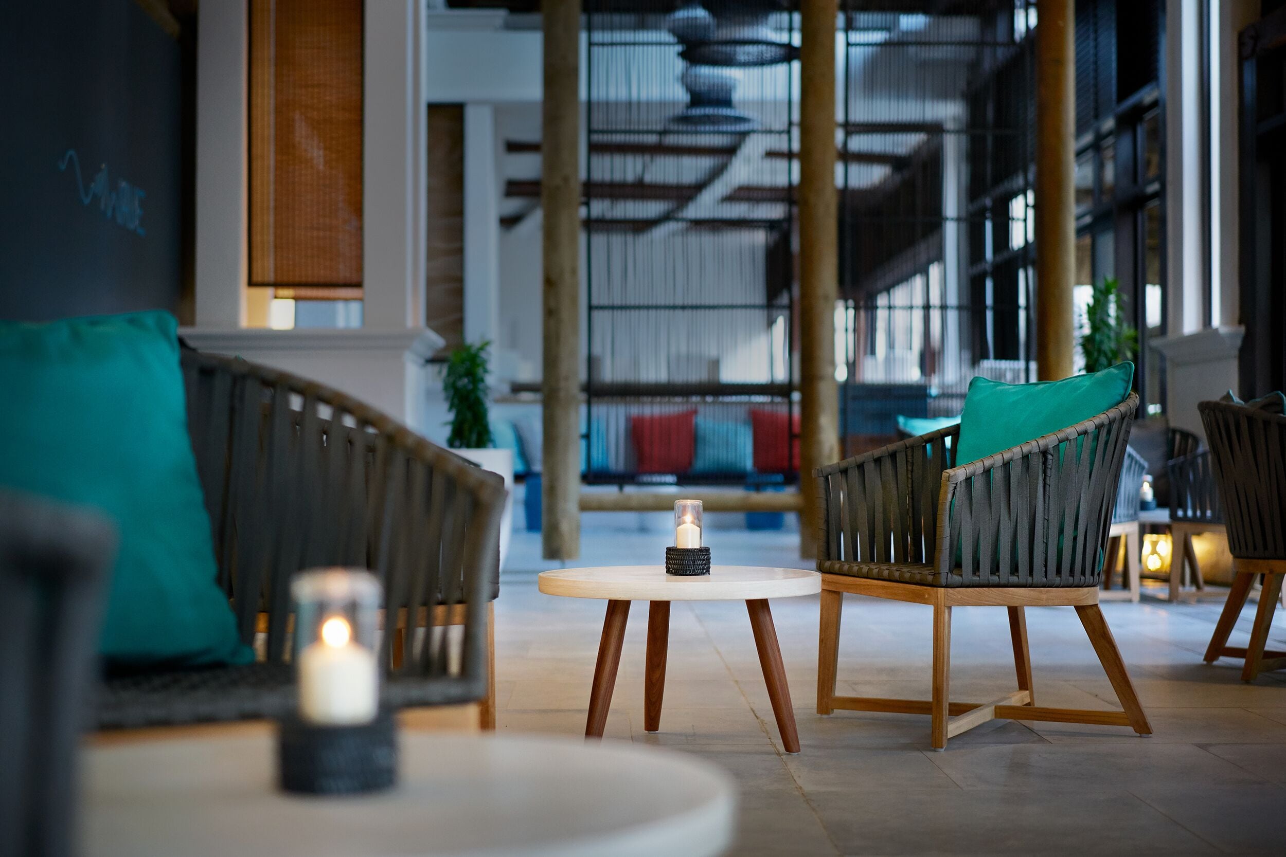 5 Bars/Lounges