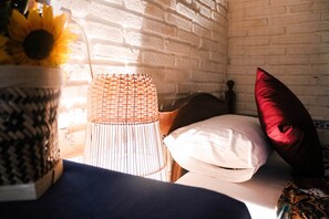 Individually decorated, individually furnished, laptop workspace - Nyoman Astana (Ubud)