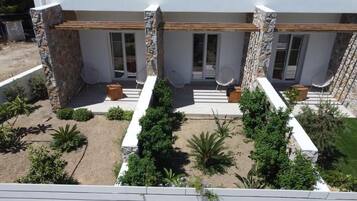 Quarto casal superior, terraço | 1 quarto, roupas de cama premium, edredons de pluma, frigobar