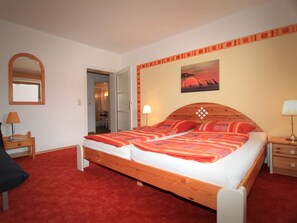 特色装修、熨斗/熨衣板、婴儿床、折叠床/加床（额外收费）