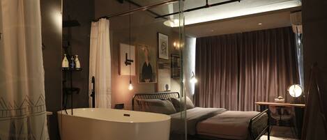 Chambre Double Deluxe | Literie de qualité supérieure, couette en duvet d'oie, surmatelas