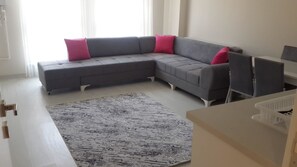 Apartment, 2 Schlafzimmer | Wohnzimmer | LCD-Fernseher