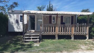 Mobile Home (Evolution) | Individually decorated, individually furnished, desk, iron/ironing board