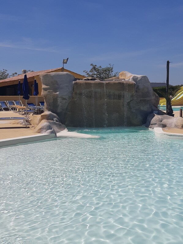 Seasonal outdoor pool - Camping Les Sources (Courthezon)