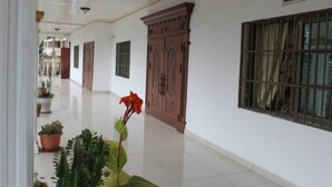 Hallway - Hotel Des Iles (Mutsamudu)