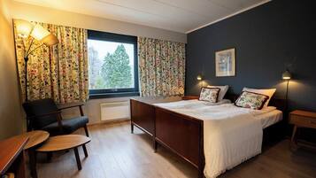 Double or Twin Room (Property only reachable by train) | Free WiFi, bed sheets