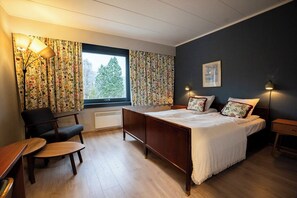 Double or Twin Room (Property only reachable by train) | Free WiFi, bed sheets