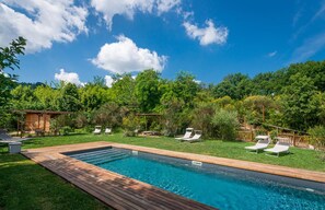 Seasonal outdoor pool, sun loungers - Casa Minotti (Gubbio)
