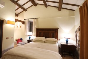 Double Room, Accessible (Istrice) | Frette Italian sheets, premium bedding, down comforters - Casa Minotti (Gubbio)
