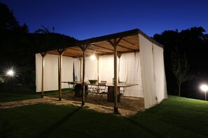 Outdoor dining - Casa Minotti (Gubbio)