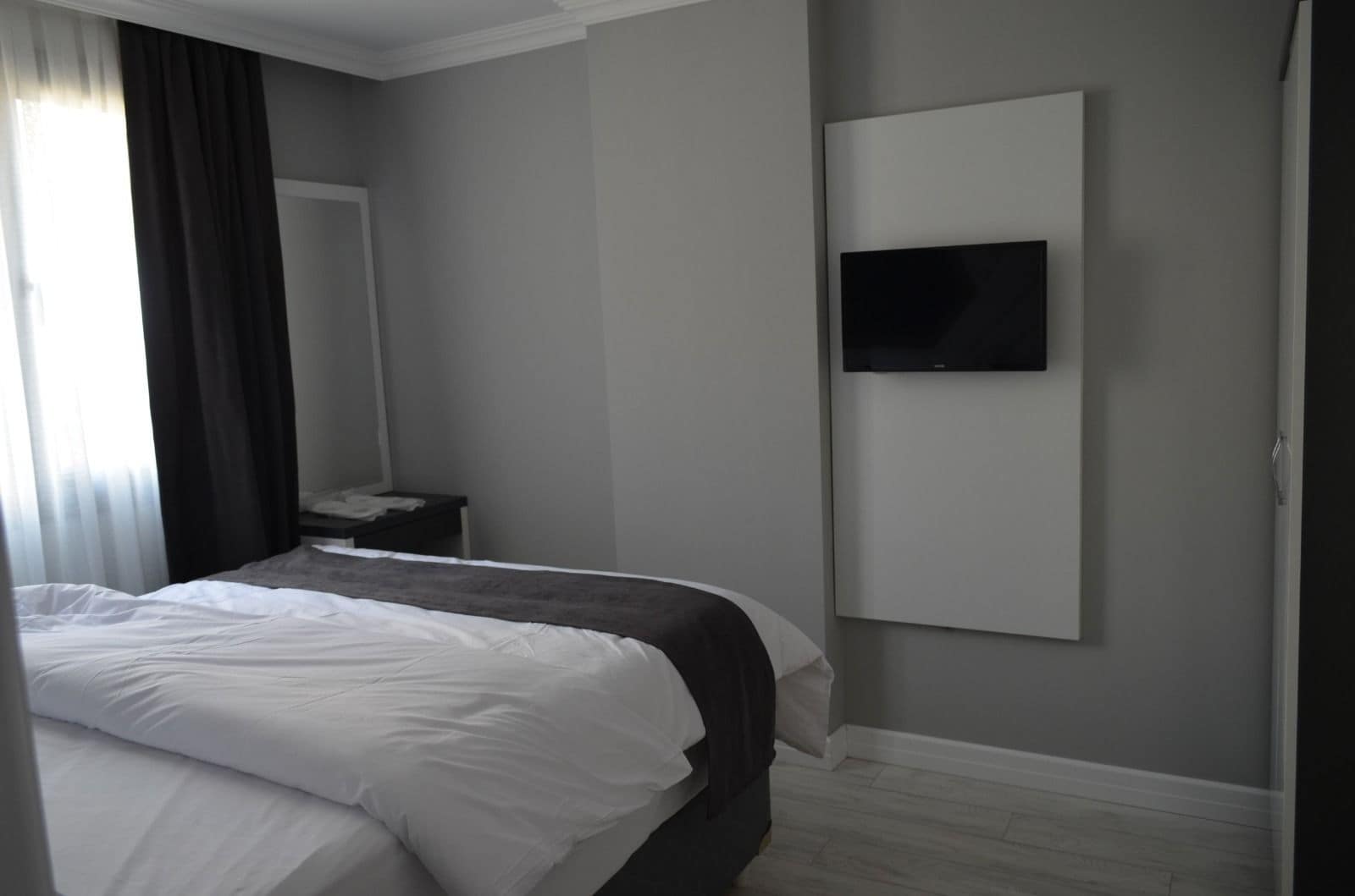 minibar, desk, free wifi