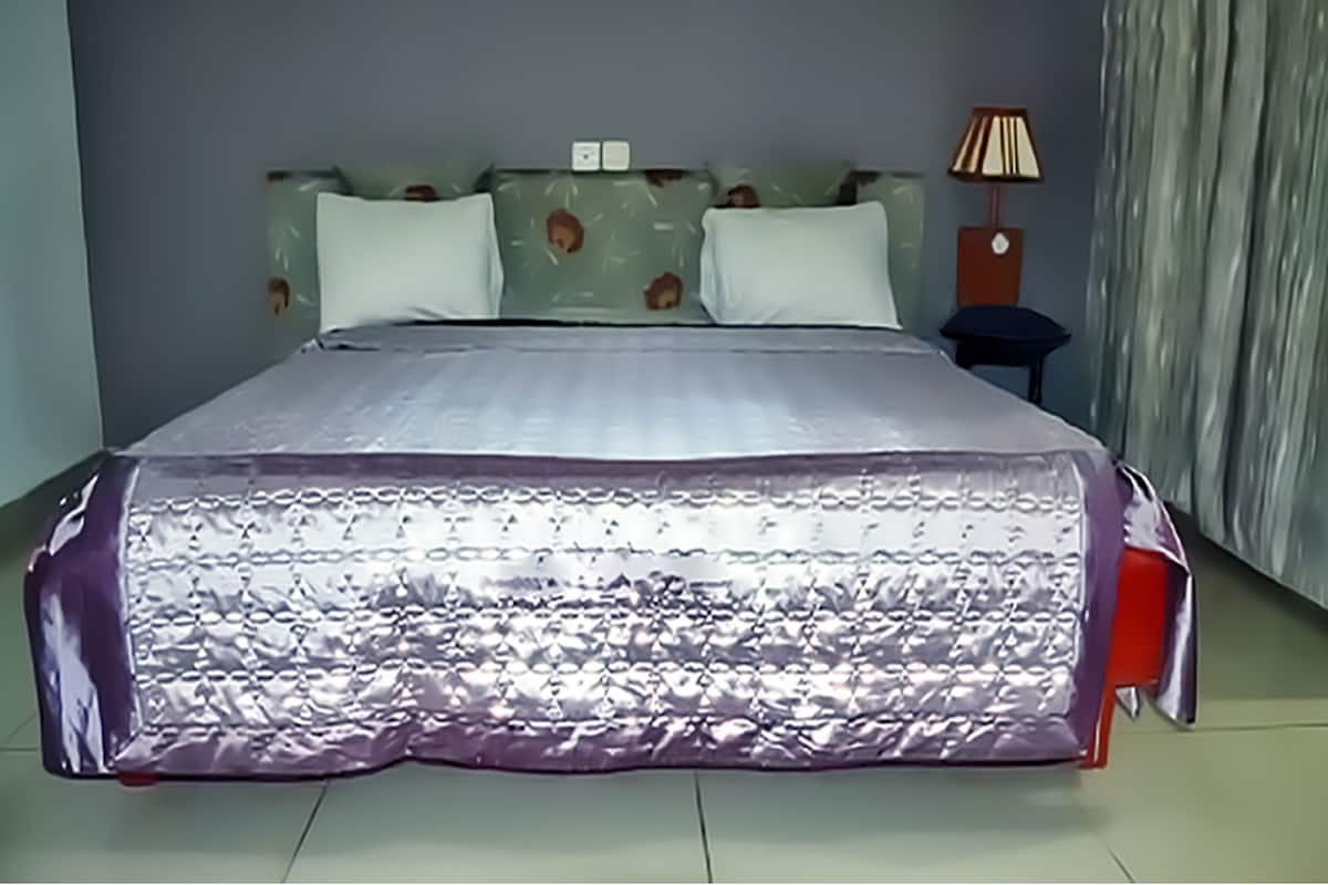 Classic Room, 1 Large Twin Bed | Premium bedding, blackout drapes, rollaway beds, free WiFi