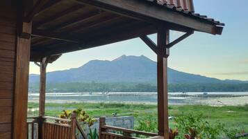 Executive Bungalow | Terrace/patio