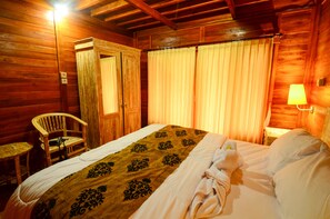 In-room safe, iron/ironing board, bed sheets