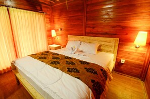 In-room safe, iron/ironing board, bed sheets